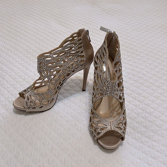 I.N.C. International Concepts Stiletto Saranebis Heels w/ Silver Accents Size 8M - Picture 1 of 9